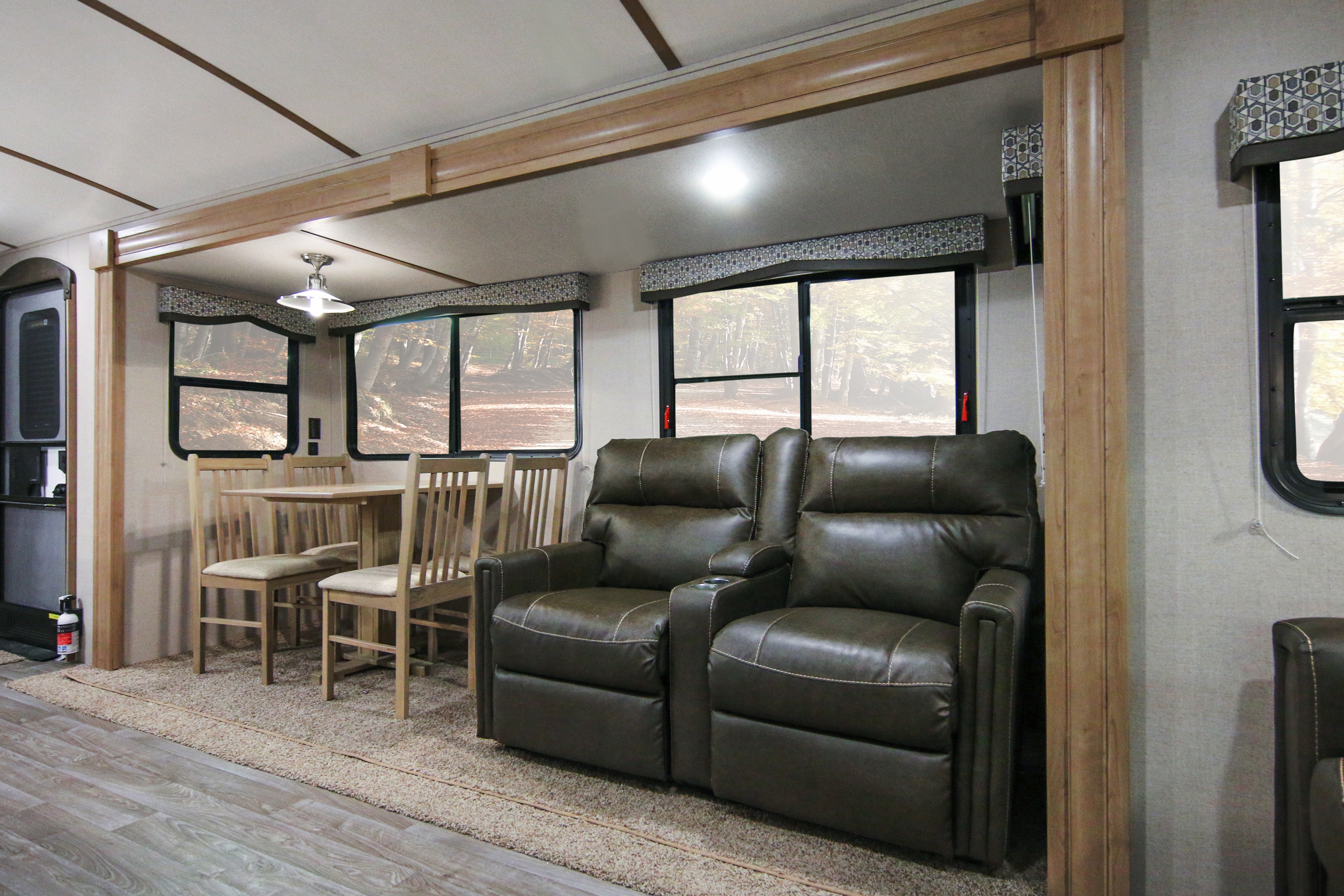 2026 Winnebago Minnie Plus 29DDBH photo 4